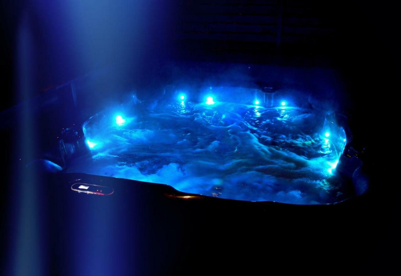 Villa Dakota - jacuzzi, zwembad, playstation Durbuy Exterior foto